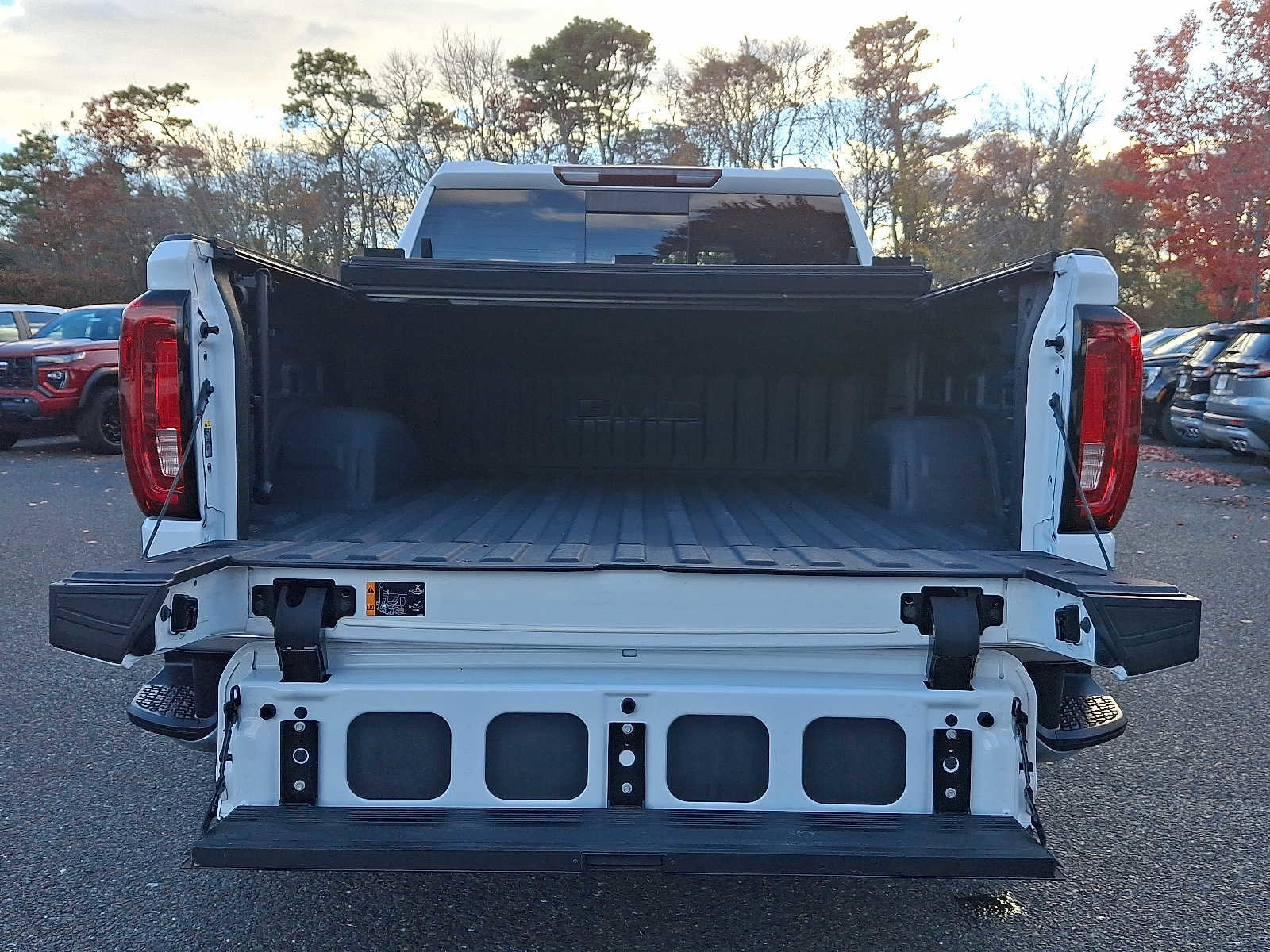 Used 2020 GMC Sierra 1500 SLT w/ SLT Premium Plus Package image 31