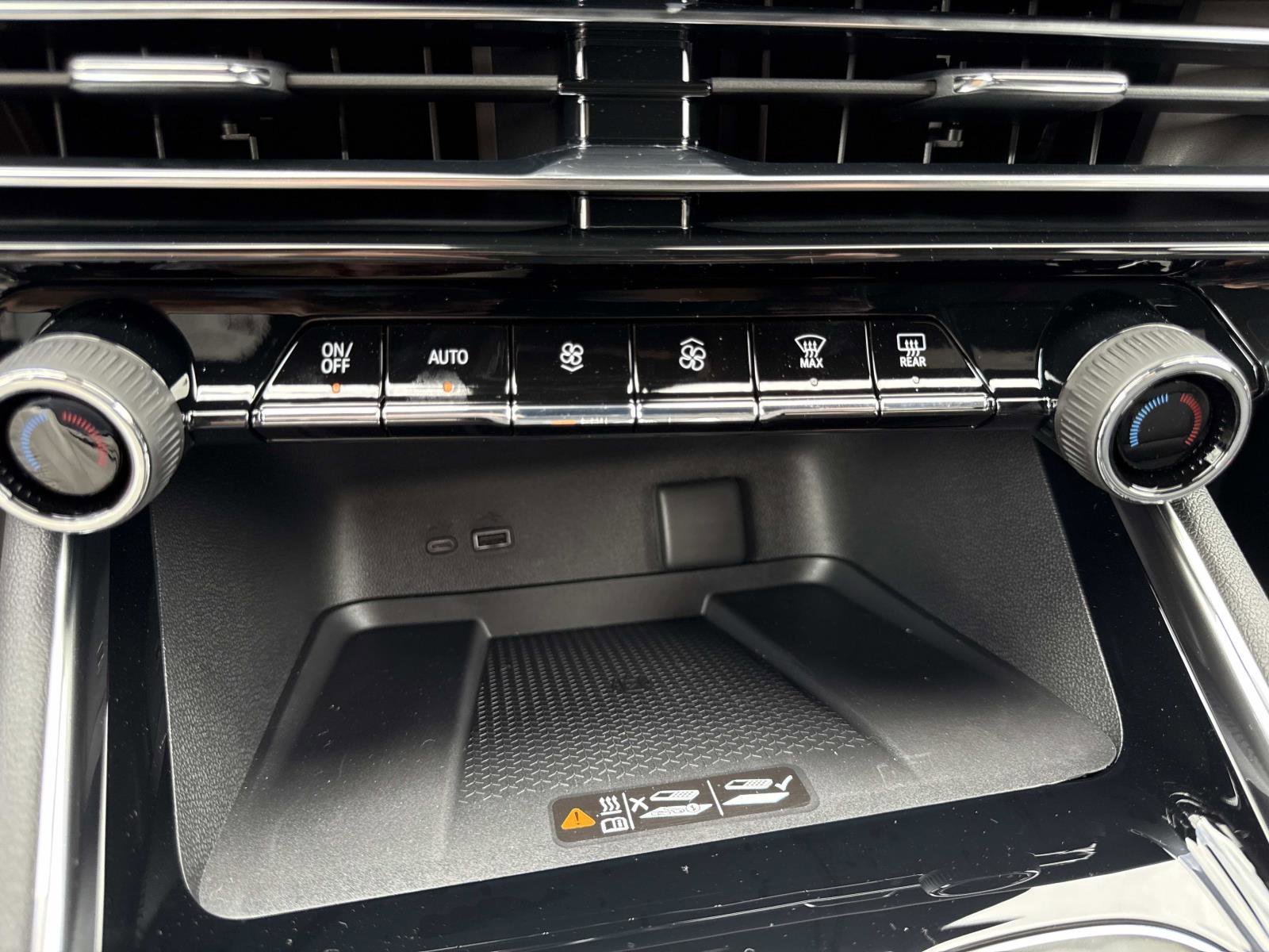 New 2026 Chevrolet Traverse RS image 24