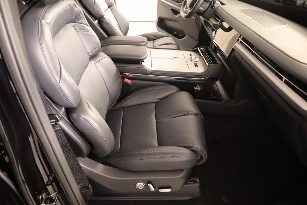 New 2025 Lincoln Navigator Reserve w/ Jet Appearance Package image 14