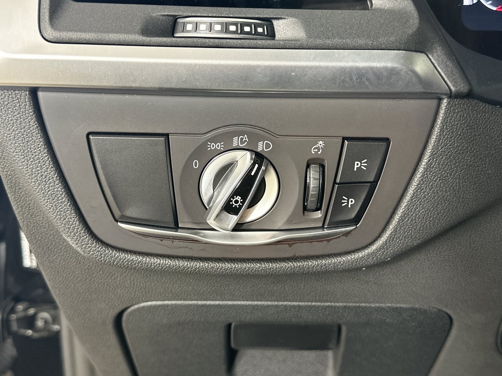 Used 2024 BMW X3 sDrive30i w/ Convenience Package RWD image 26