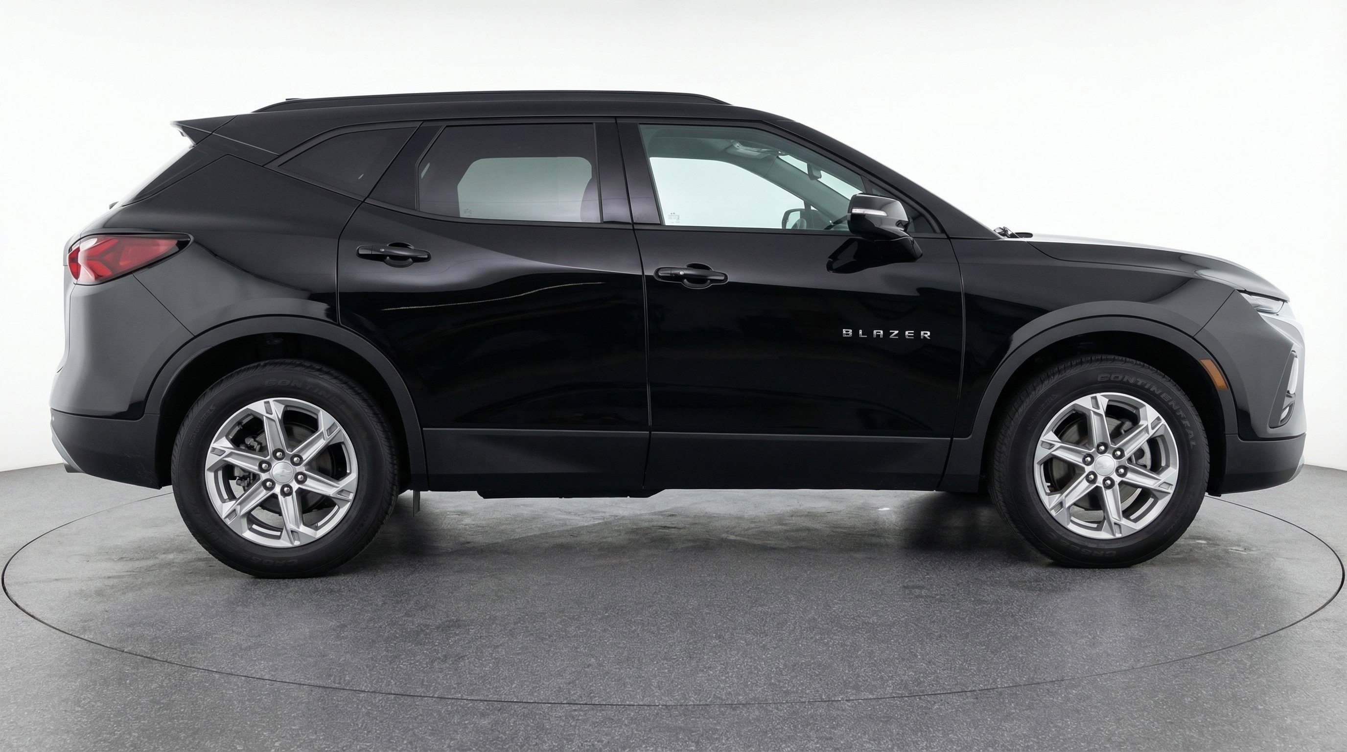 Used 2025 Chevrolet Blazer LT FWD image 11