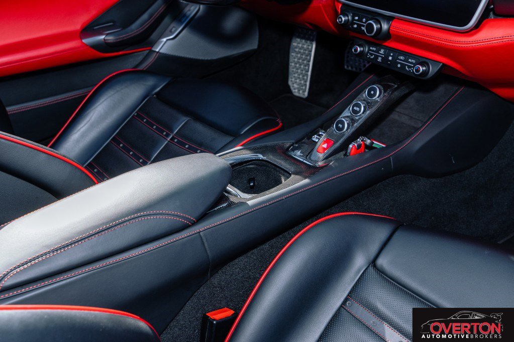 Used 2020 Ferrari Portofino RWD image 34