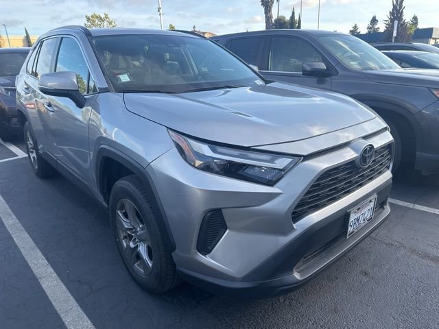 Used 2022 Toyota RAV4 XLE image 1