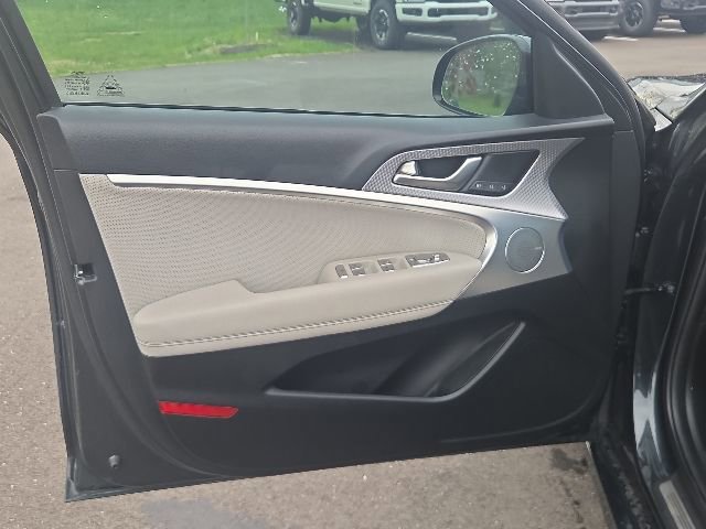 Used 2023 Genesis G70 2.0T w/ Sport Prestige Package RWD image 21