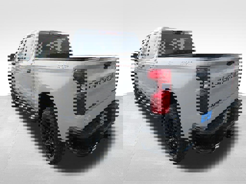 New 2026 Chevrolet Silverado 1500 Custom Trail Boss w/ LPO, Dark Essentials Package image 3