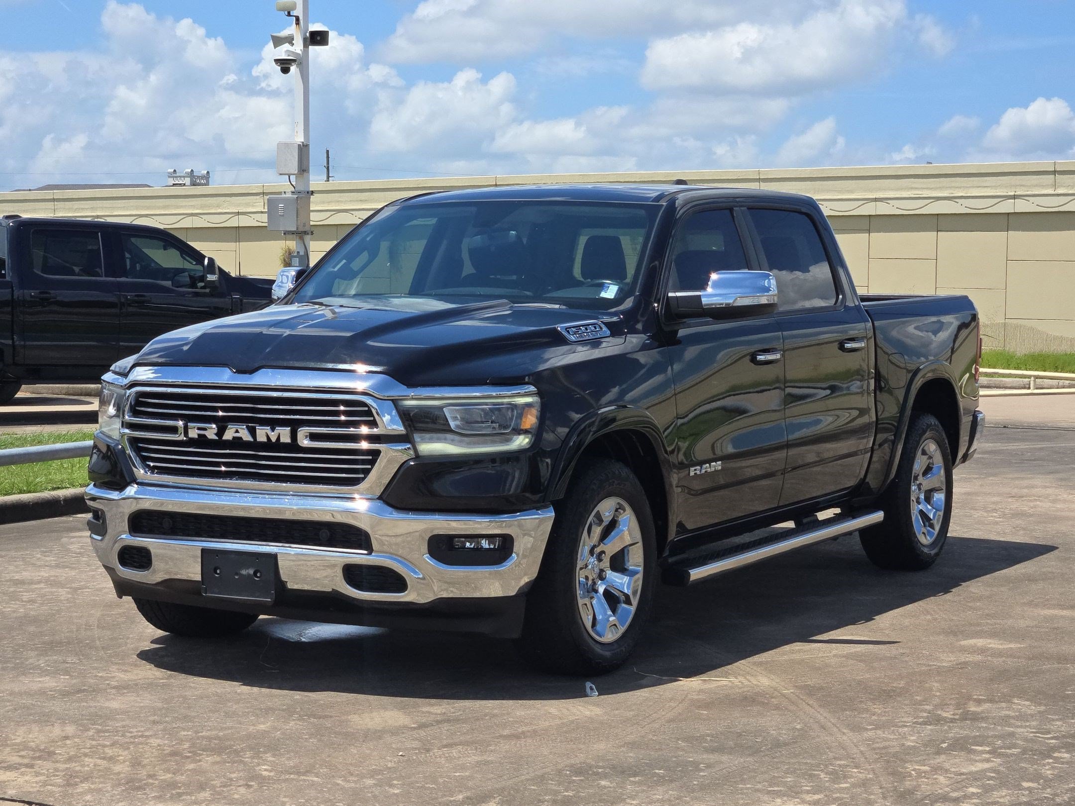 Used 2020 RAM 1500 Laramie RWD image 10