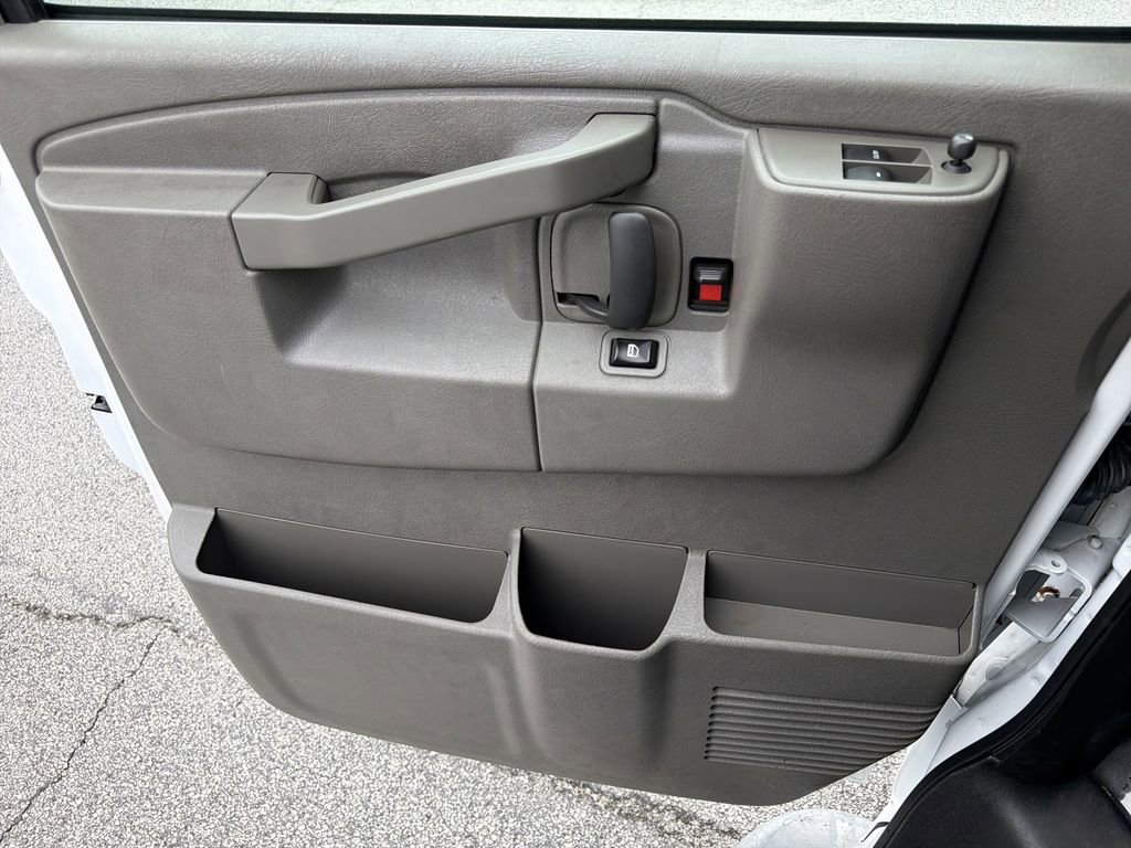 Used 2024 GMC Savana 2500 w/ Driver Convenience Package image 12