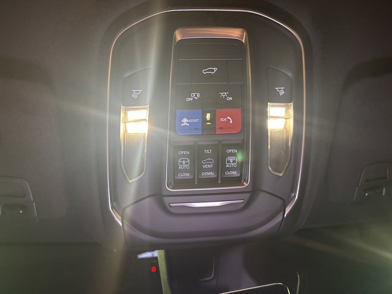 New 2025 Jeep Grand Cherokee Limited w/ Luxury Tech Group II image 34