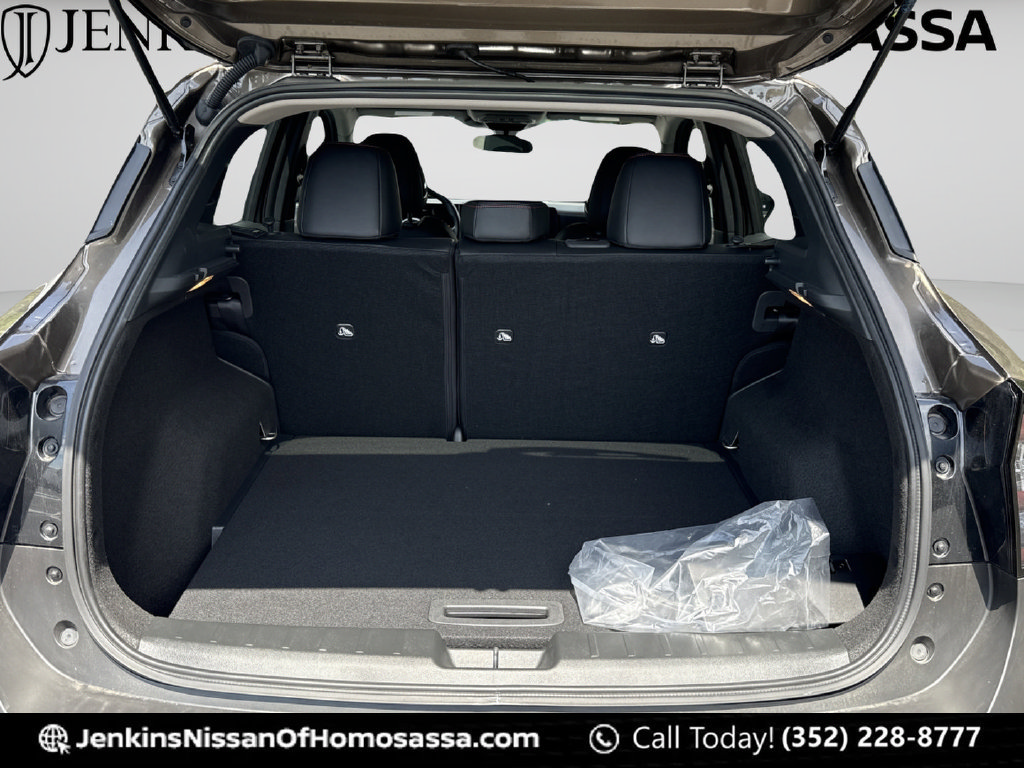 New 2026 Nissan Kicks SR w/ SR Premium Package FWD image 17