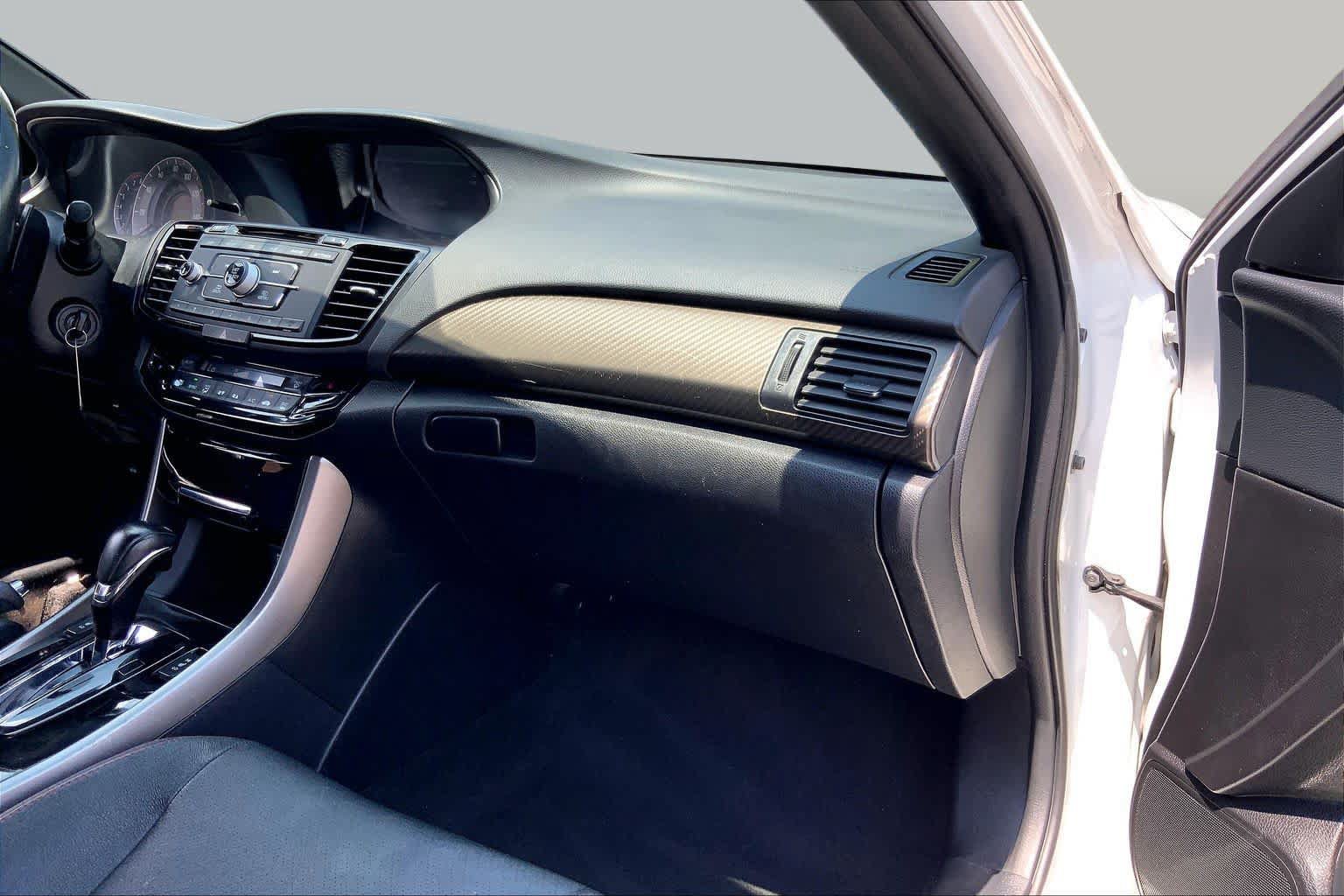 Used 2017 Honda Accord Sport Special Edition image 17
