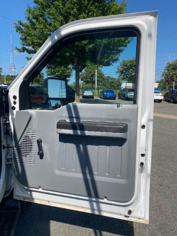 Used 2015 Ford F550 2WD Crew Cab Super Duty image 16