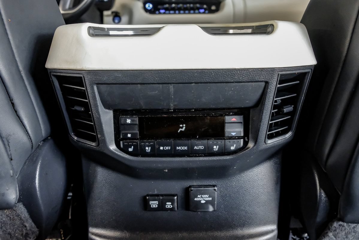 Used 2023 Toyota Sequoia Capstone AWD/4WD image 35