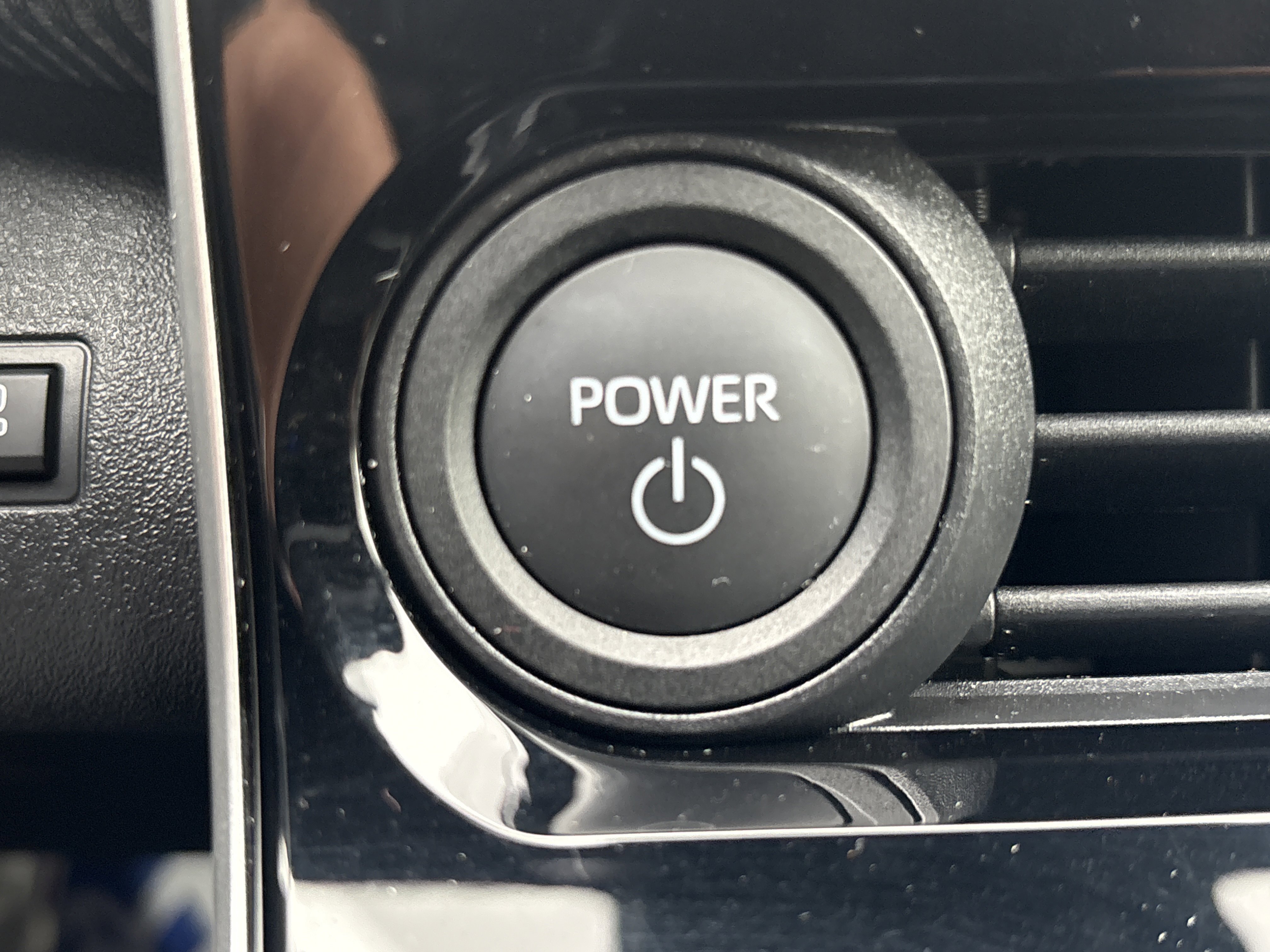 Used 2025 Subaru Solterra Touring image 31