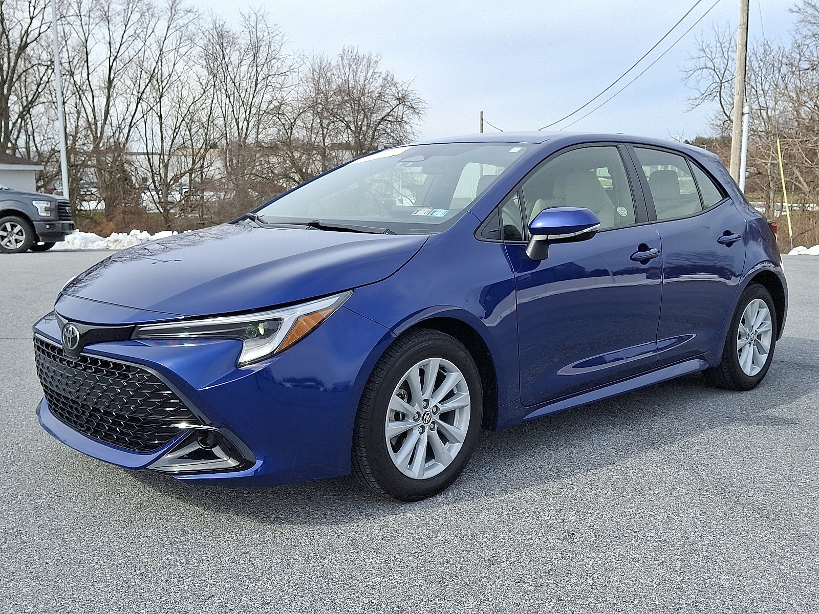 Certified 2024 Toyota Corolla SE w/ SE Package image 3