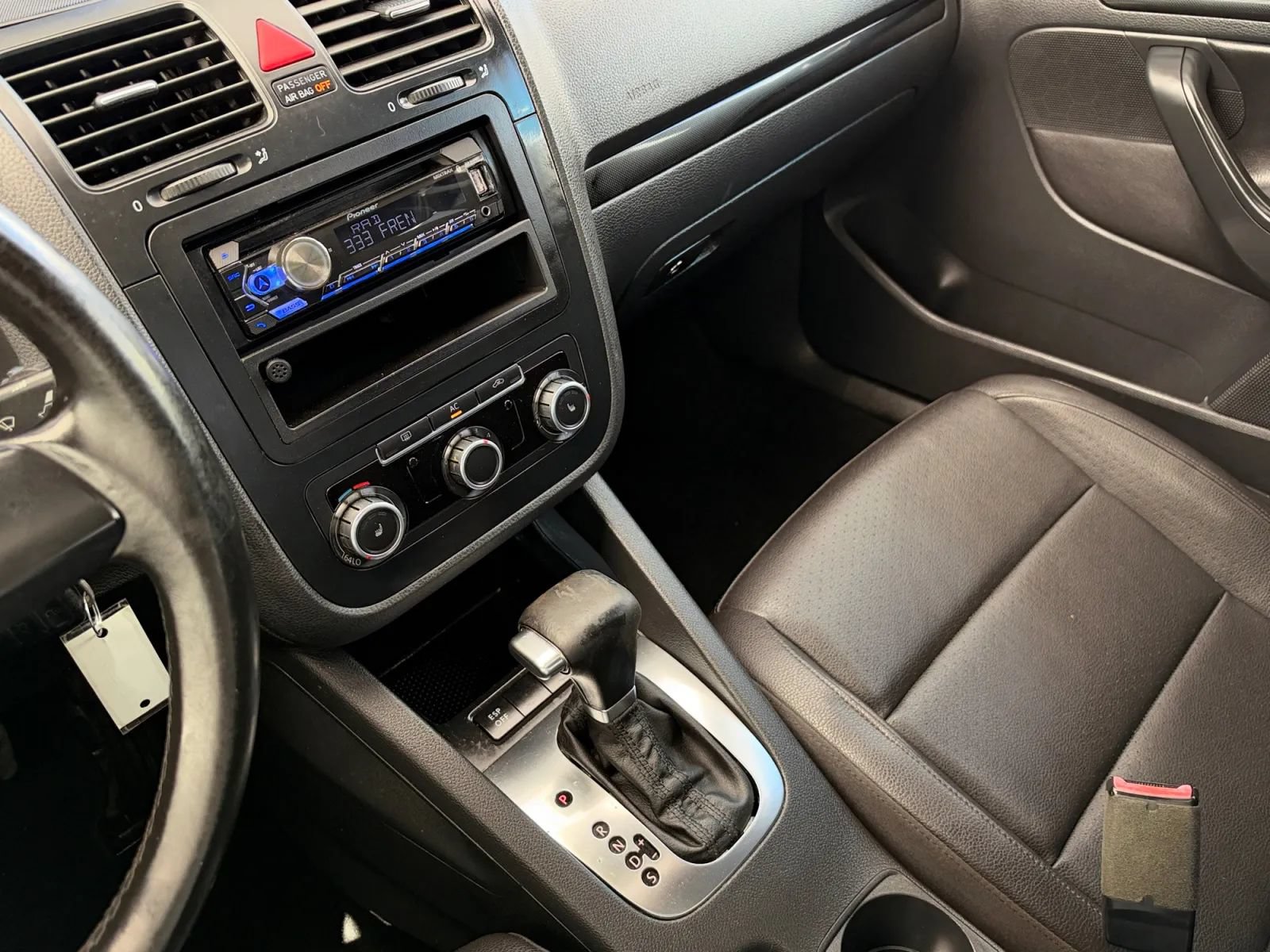 Used 2010 Volkswagen Jetta Limited Edition FWD image 28