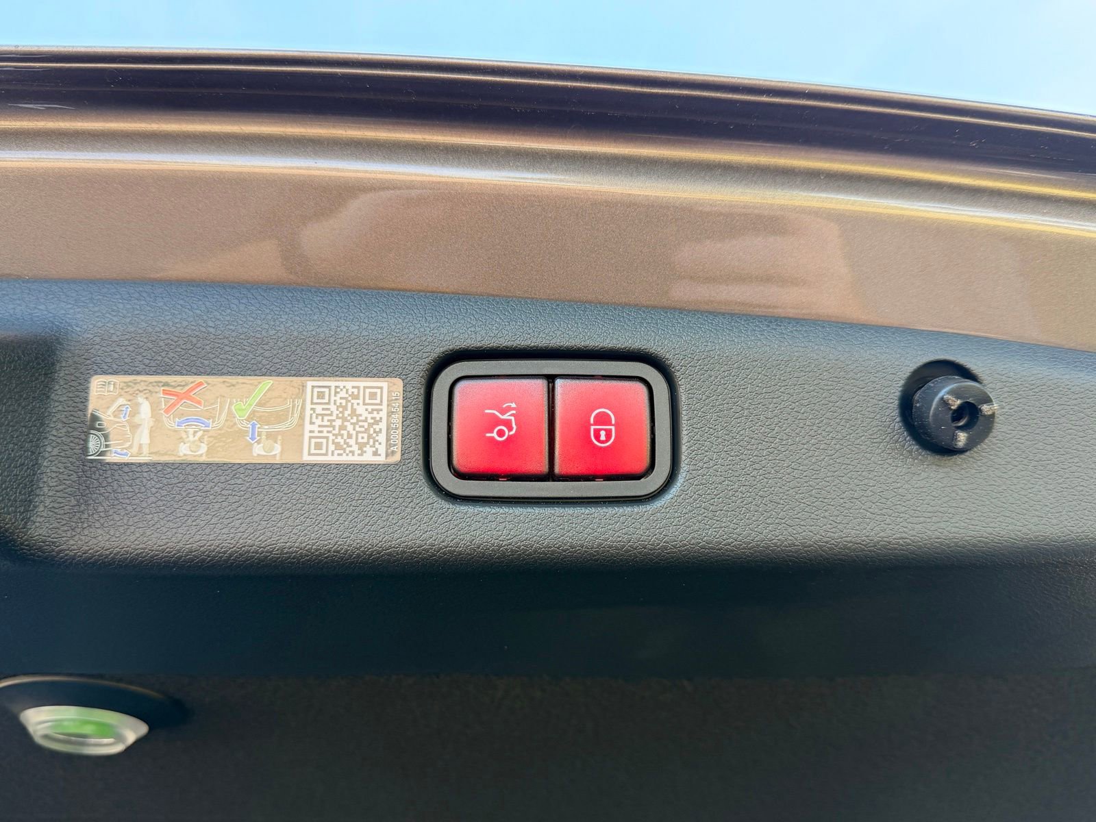 Used 2025 Mercedes-Benz E 350 Sedan image 15
