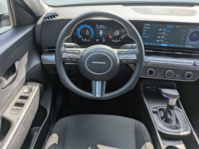 Used 2025 Hyundai Kona SE FWD image 17