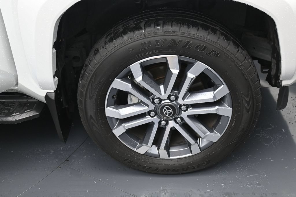 Used 2025 Toyota 4Runner Limited AWD/4WD image 41