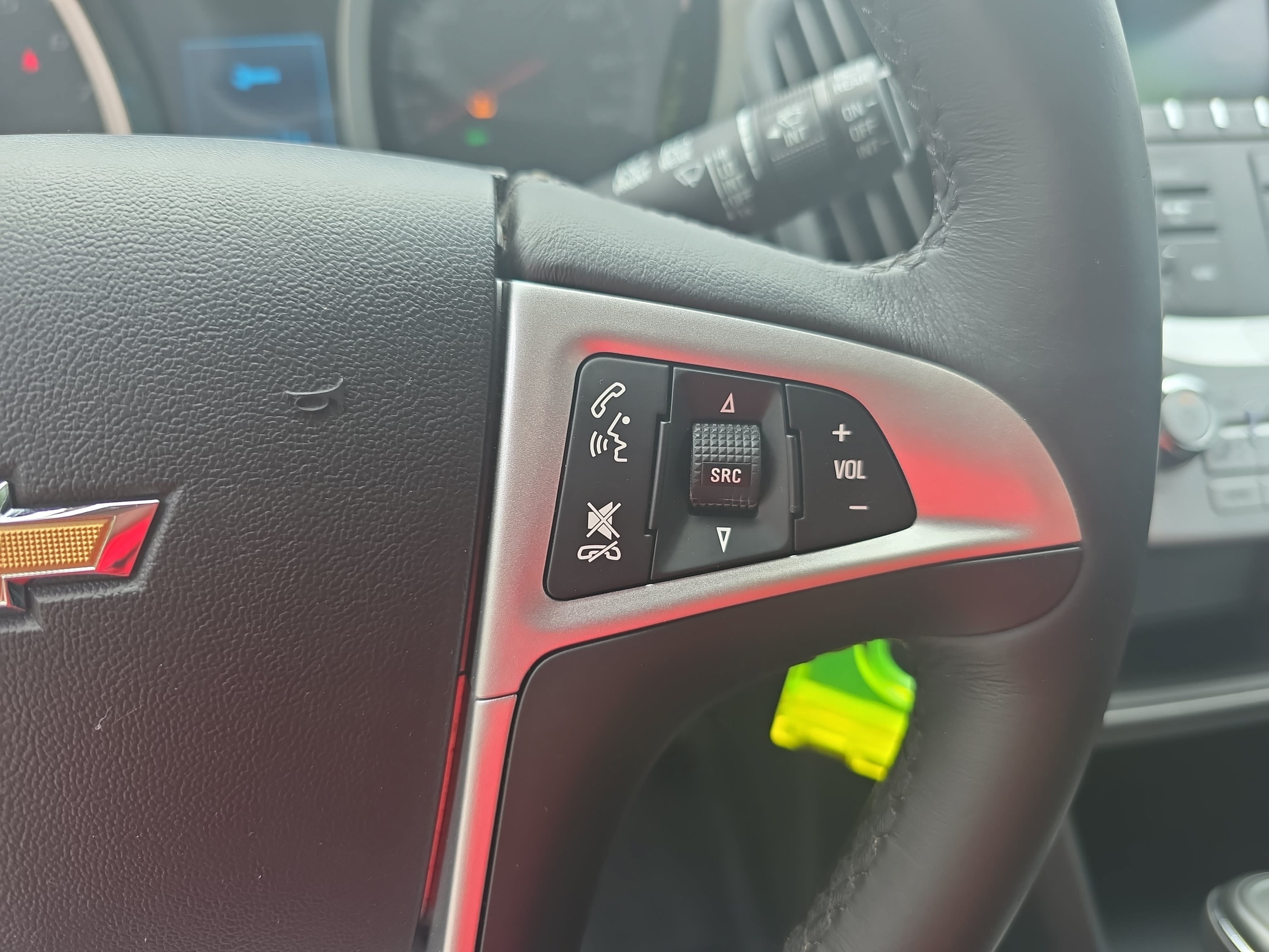 Used 2017 Chevrolet Equinox Premier w/ Enhanced Convenience Package FWD image 18