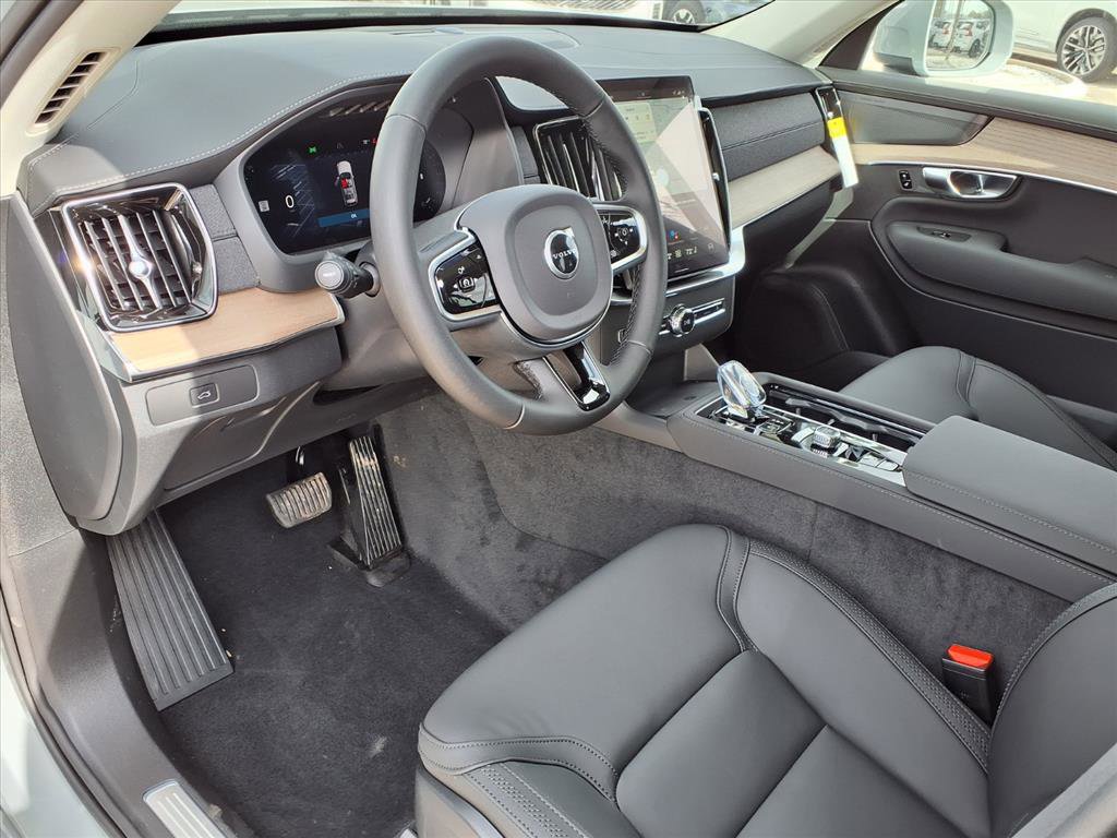 New 2026 Volvo XC90 B6 Plus w/ Protection Package Premier image 12