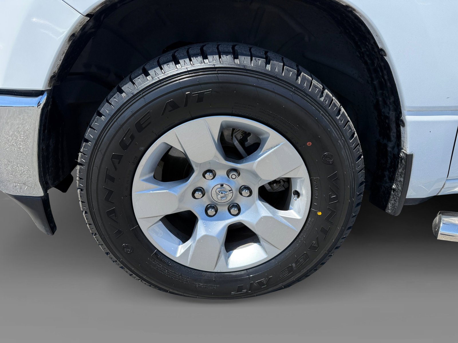 Used 2019 RAM 1500 Big Horn AWD/4WD image 9