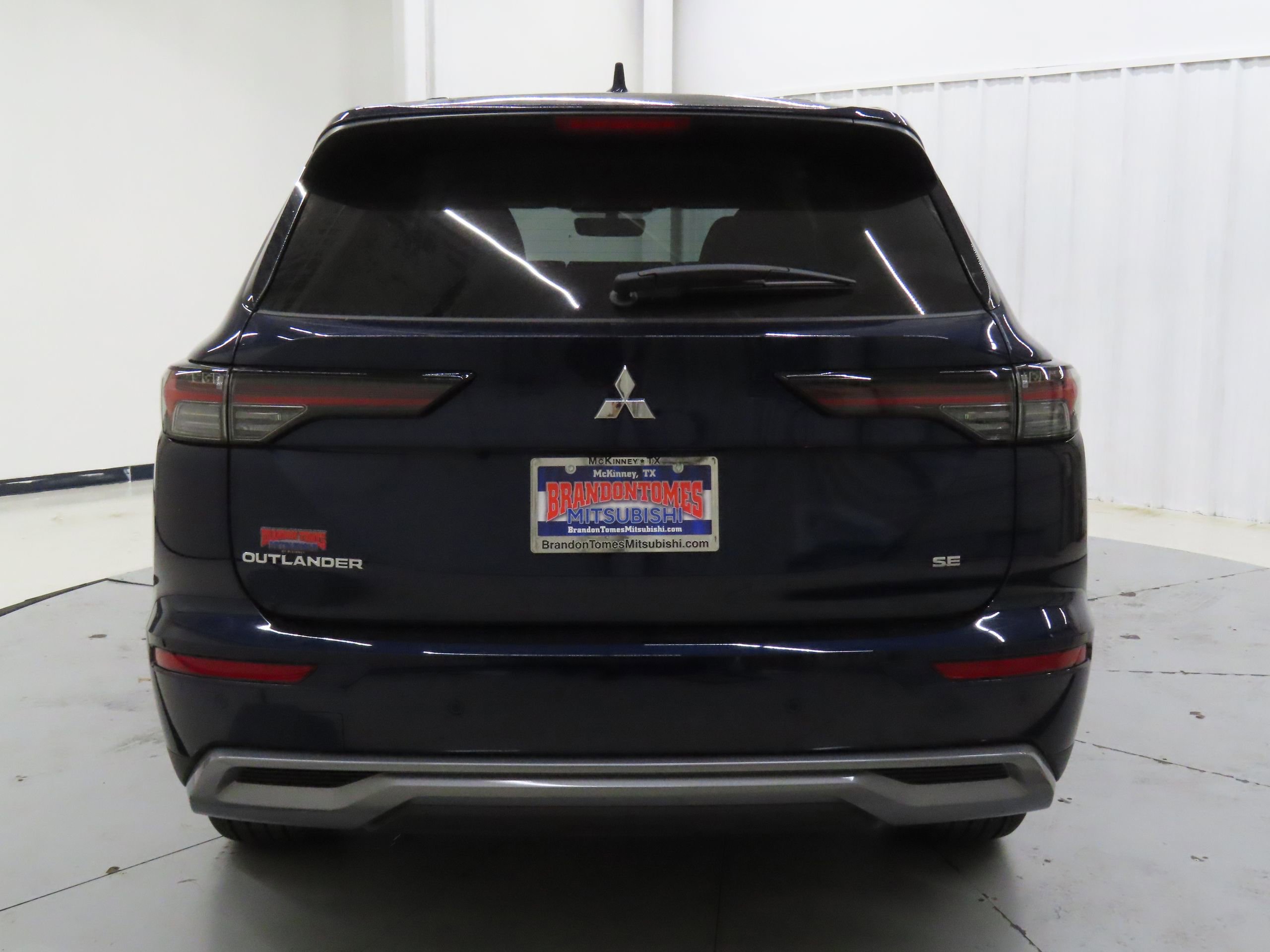 New 2025 Mitsubishi Outlander SE image 4