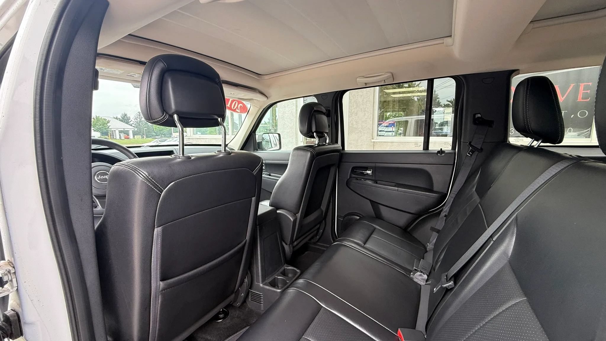 Used 2012 Jeep Liberty Sport AWD/4WD image 10