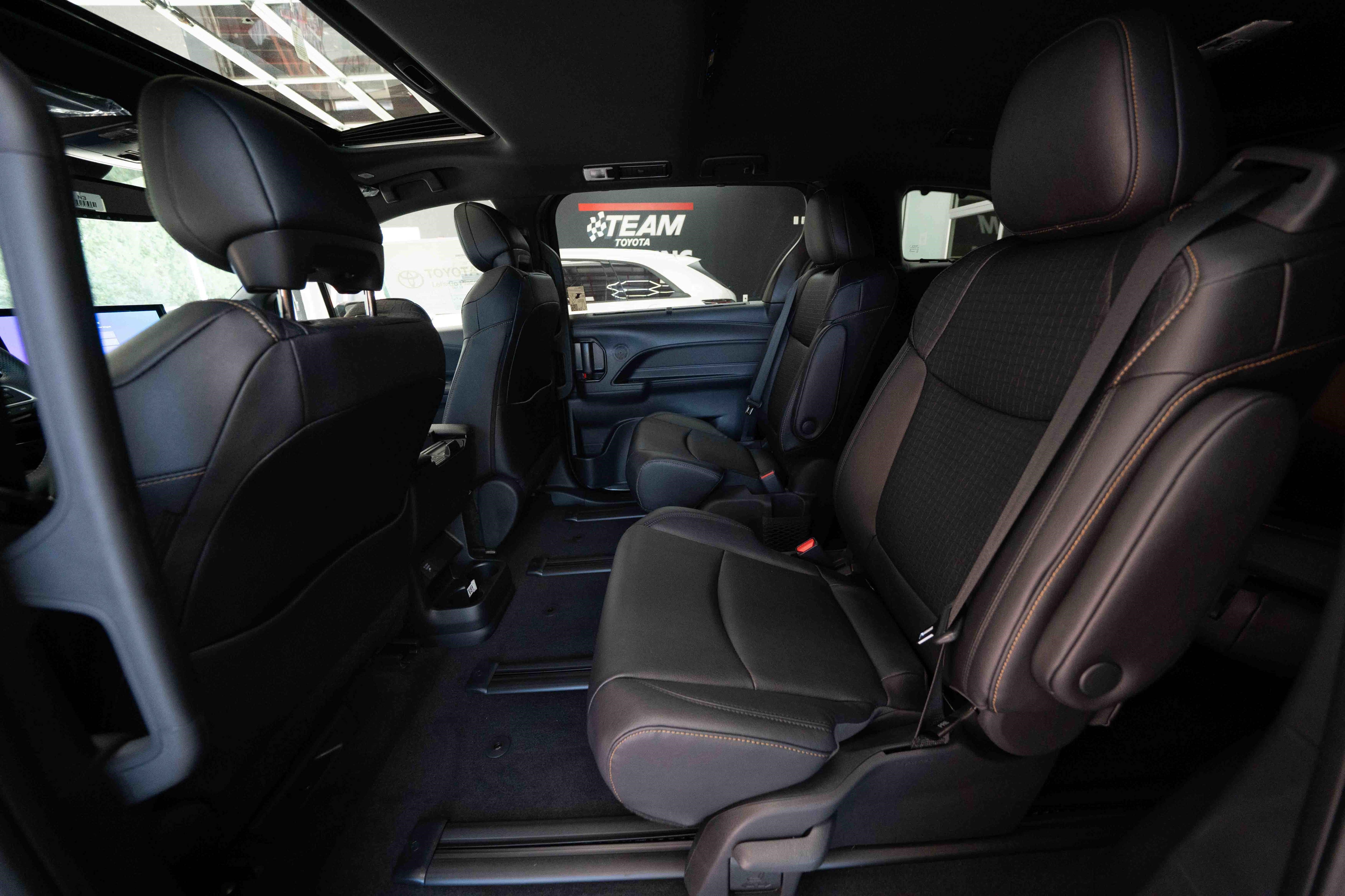 New 2026 Toyota Sienna XLE Woodland Edition AWD/4WD image 23