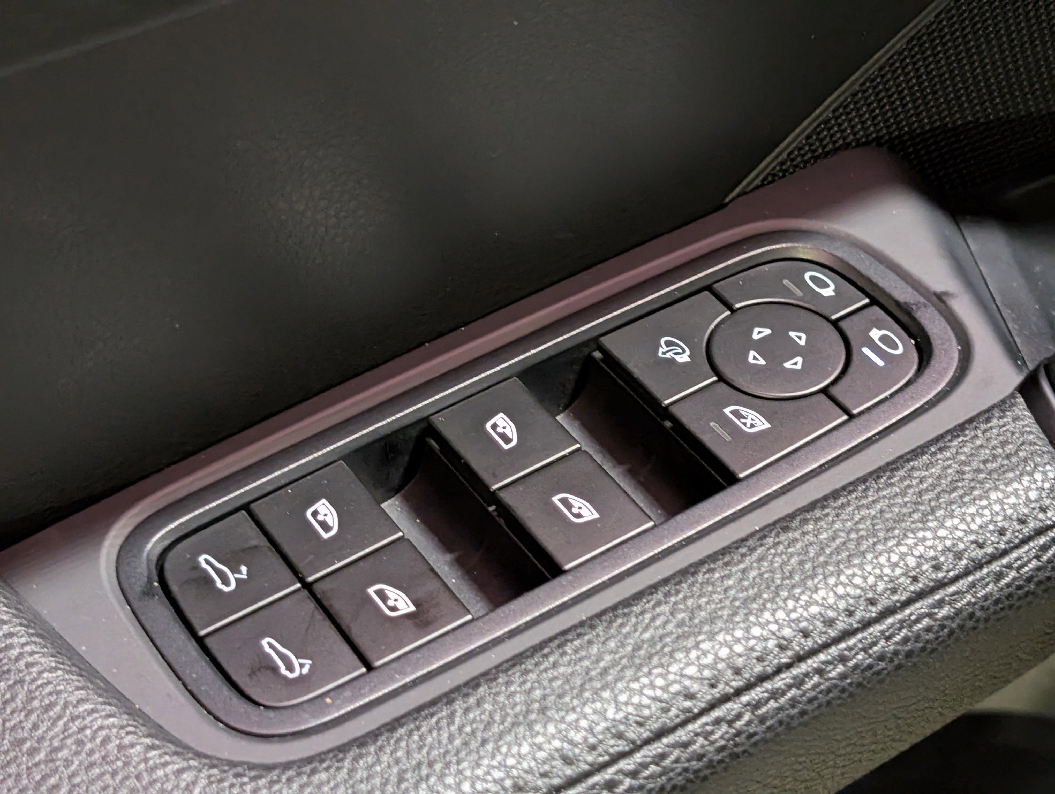 Certified 2024 Porsche Cayenne Coupe image 21