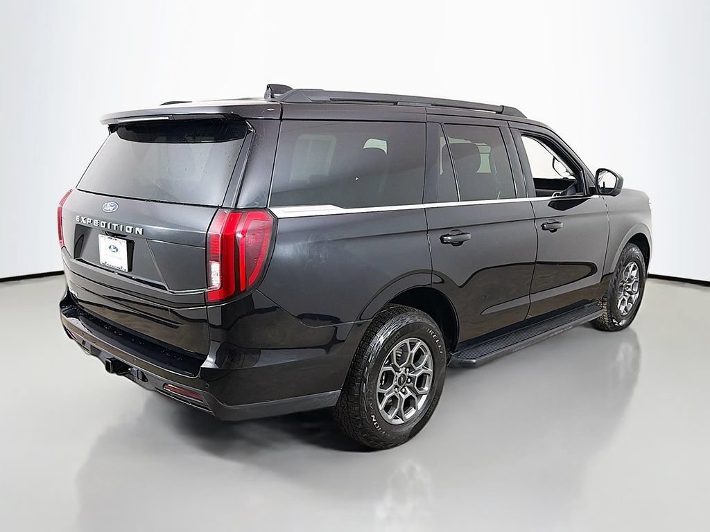 Used 2025 Ford Expedition Active AWD/4WD image 11