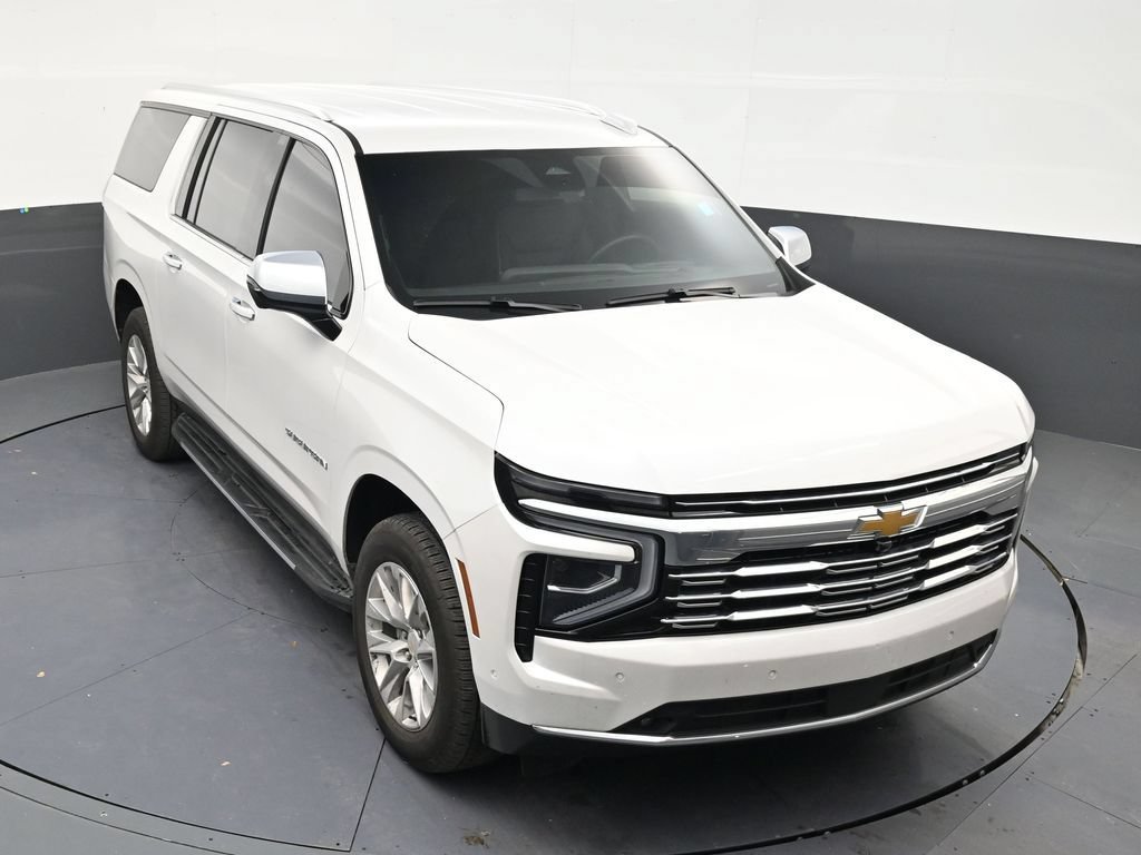 Used 2025 Chevrolet Suburban Premier RWD image 17