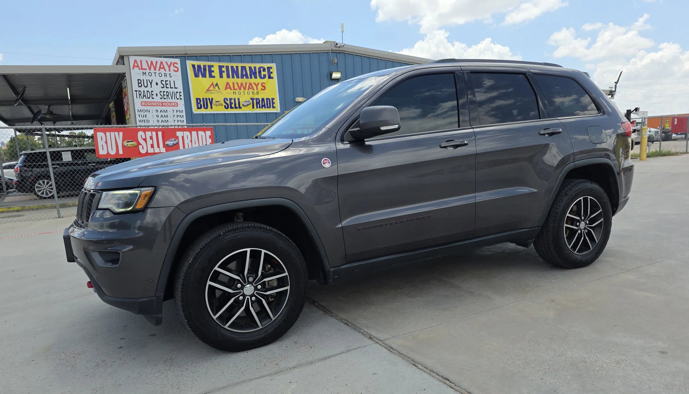 Used 2017 Jeep Grand Cherokee Trailhawk w/ Trailhawk Luxury Group