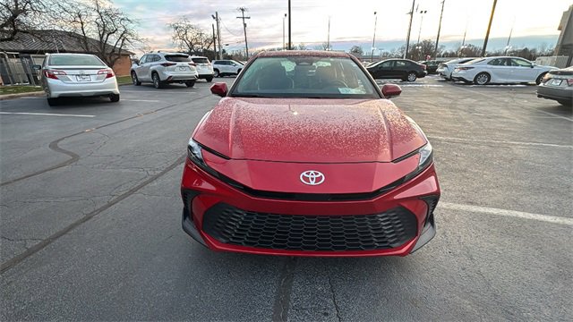 Used 2025 Toyota Camry SE image 10