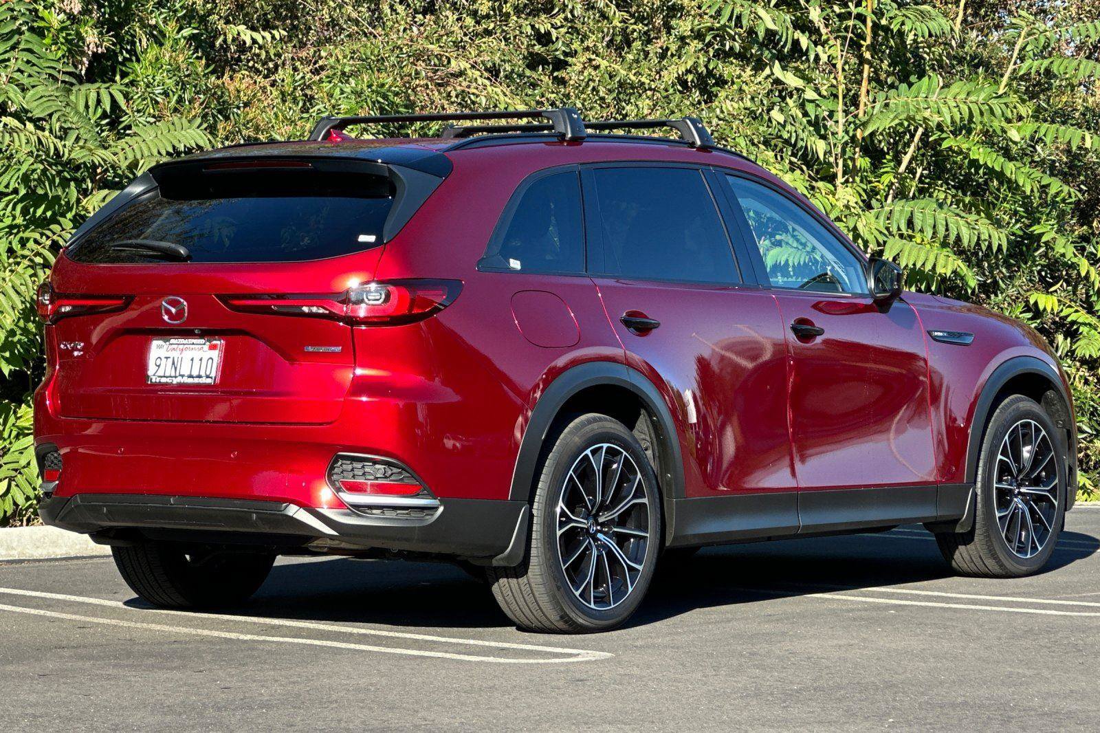 Certified 2025 MAZDA CX-70 Plug-In Hybrid w/ Premium Pkg image 4