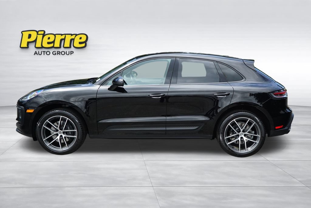 Used 2024 Porsche Macan AWD/4WD image 4