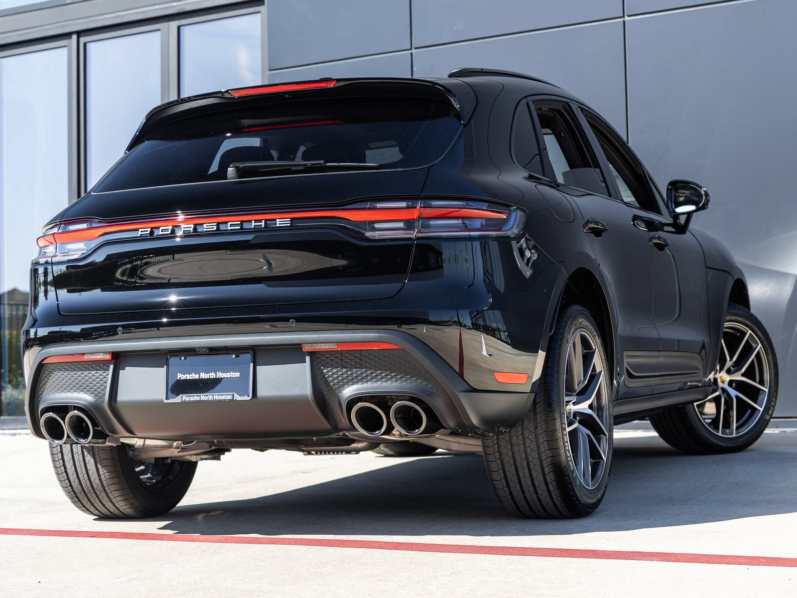 Certified 2026 Porsche Macan AWD/4WD image 11