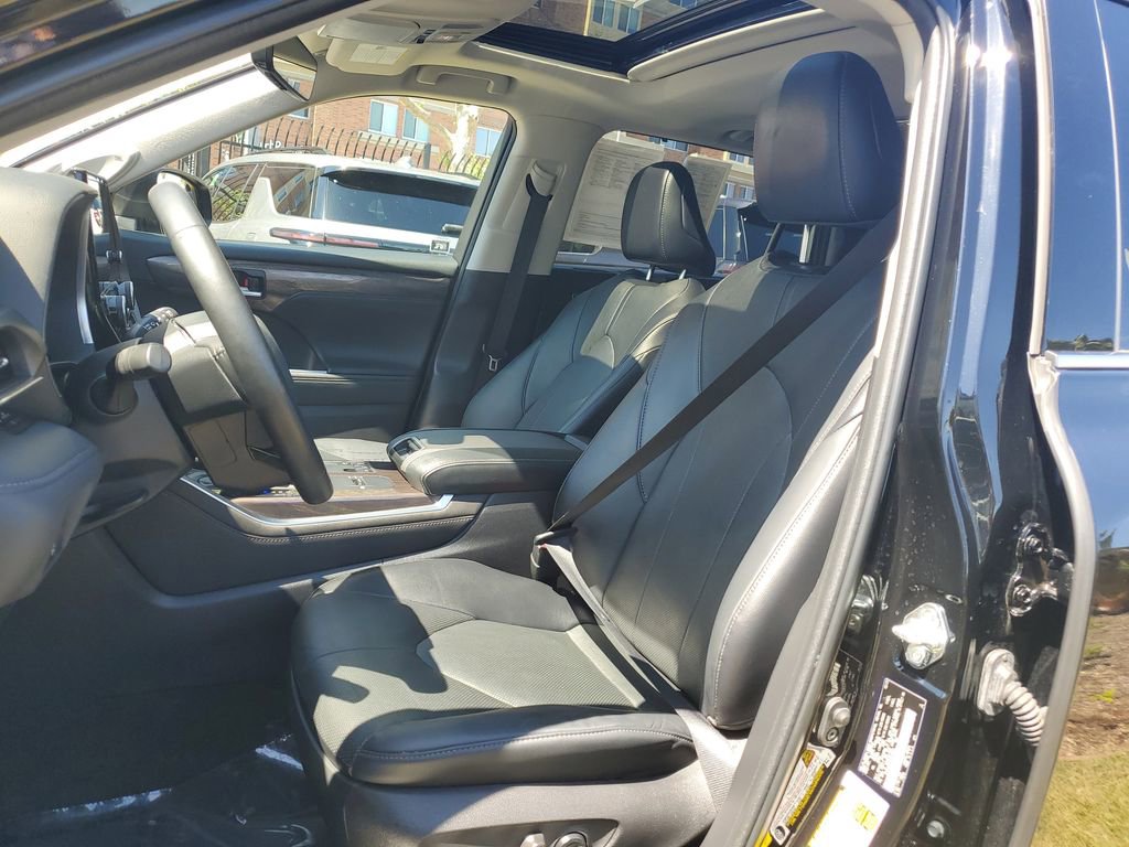 Used 2023 Toyota Highlander Limited w/ Protection Package #3 (TMS) image 22