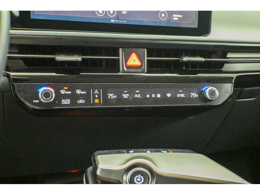 Certified 2025 Kia EV6 Light w/ Light LR Technology Package AWD/4WD image 30