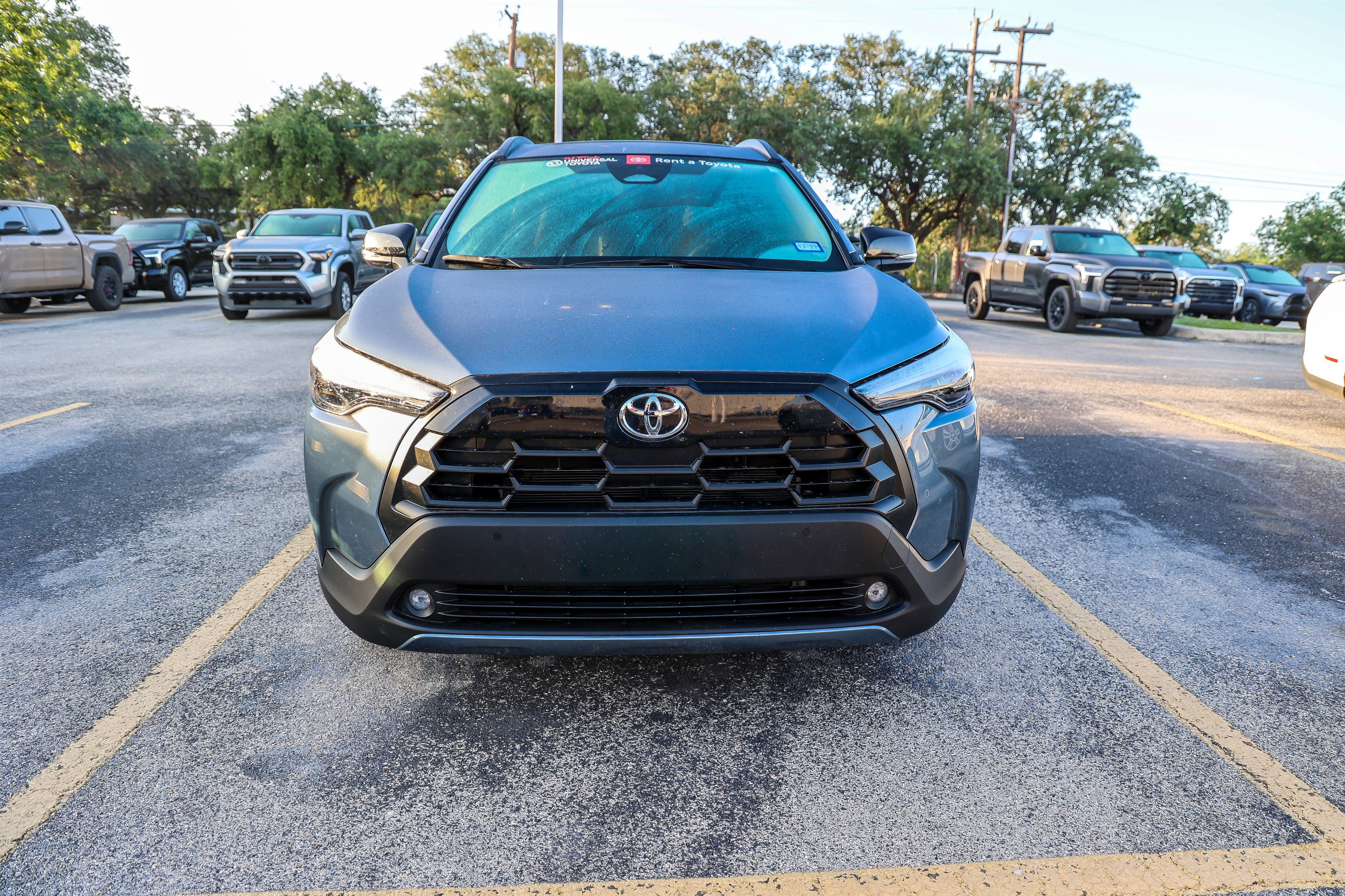 Used 2026 Toyota Corolla Cross XLE w/ Convenience Package FWD image 3