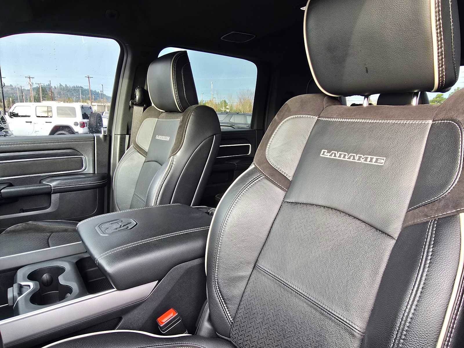 Used 2024 RAM 3500 Laramie w/ Night Edition image 23