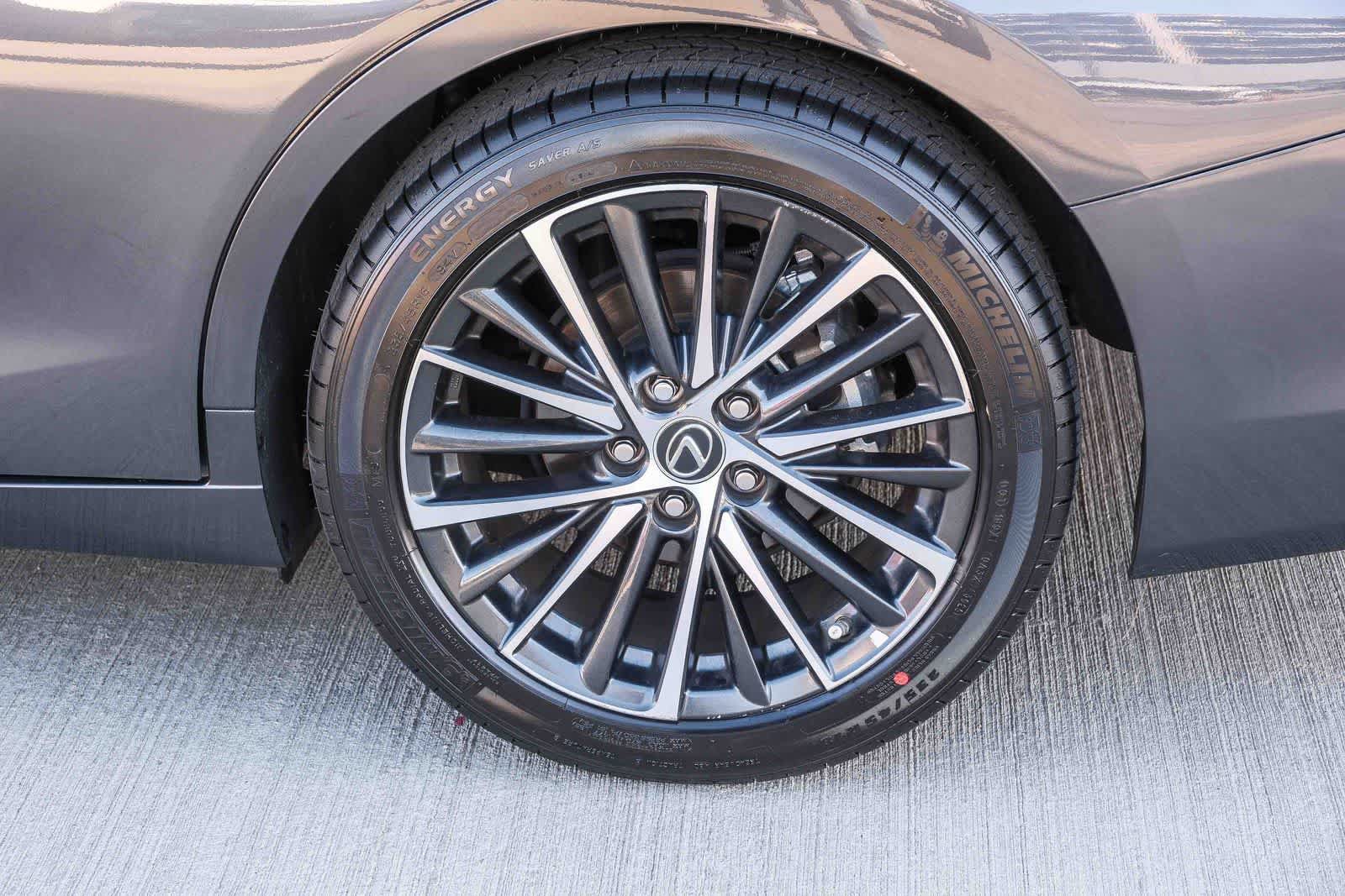 Used 2025 Lexus ES 300h w/ Premium Package FWD image 9