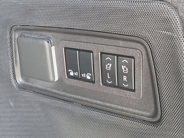 Used 2023 Cadillac Escalade Premium Luxury AWD/4WD image 6