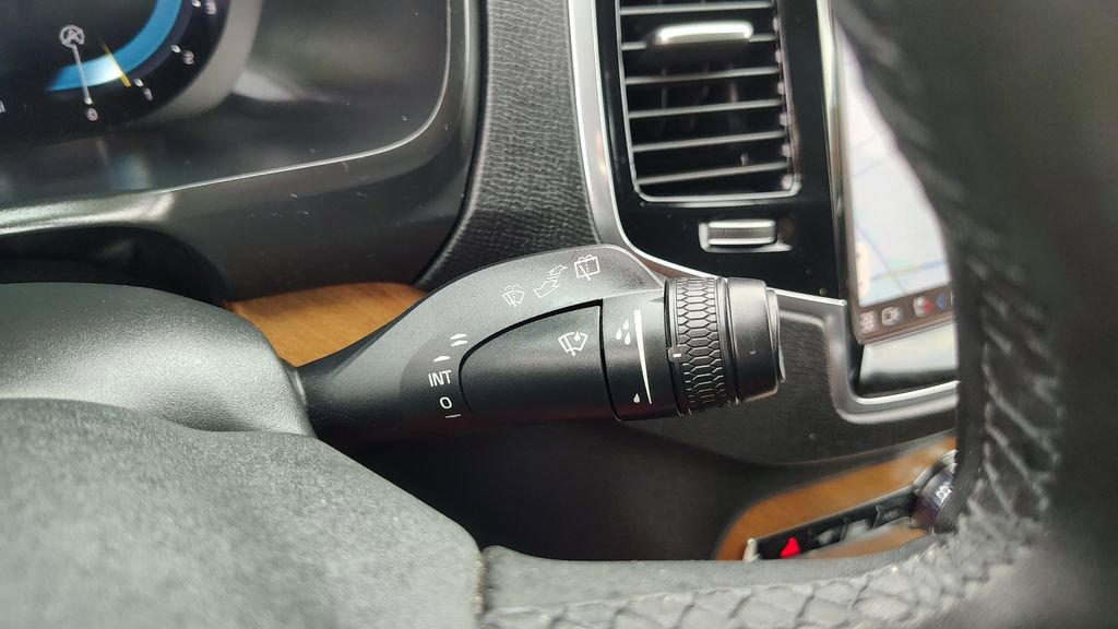 Certified 2023 Volvo XC90 B5 Plus w/ Protection Package Premier image 17