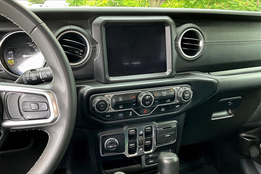 Used 2023 Jeep Wrangler Unlimited Sahara image 18