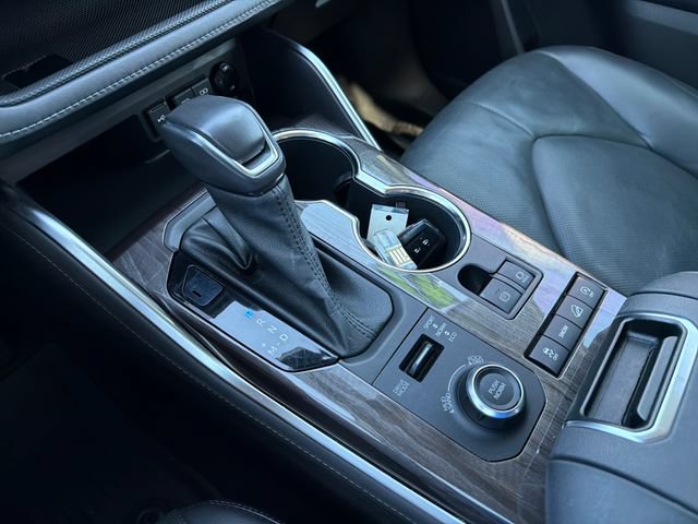 Used 2021 Toyota Highlander Limited AWD/4WD image 14