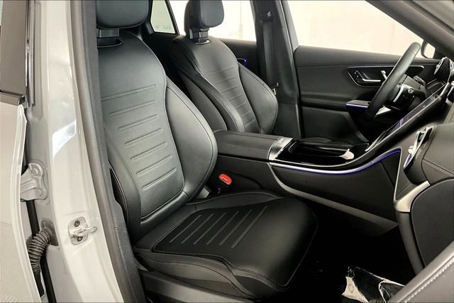 Used 2025 Mercedes-Benz GLC 300 4MATIC image 7