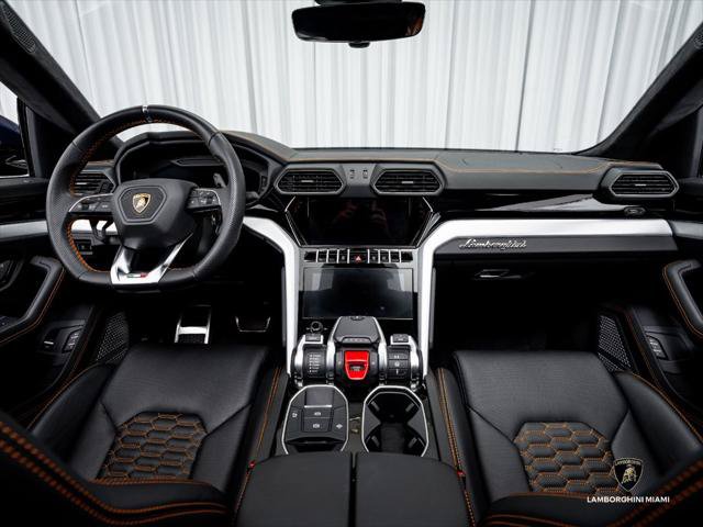 Used 2020 Lamborghini Urus AWD/4WD image 32
