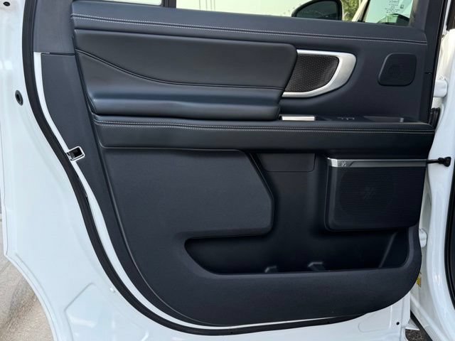 Certified 2025 Ford Expedition Max Platinum w/ Stealth Performance Package AWD/4WD image 15