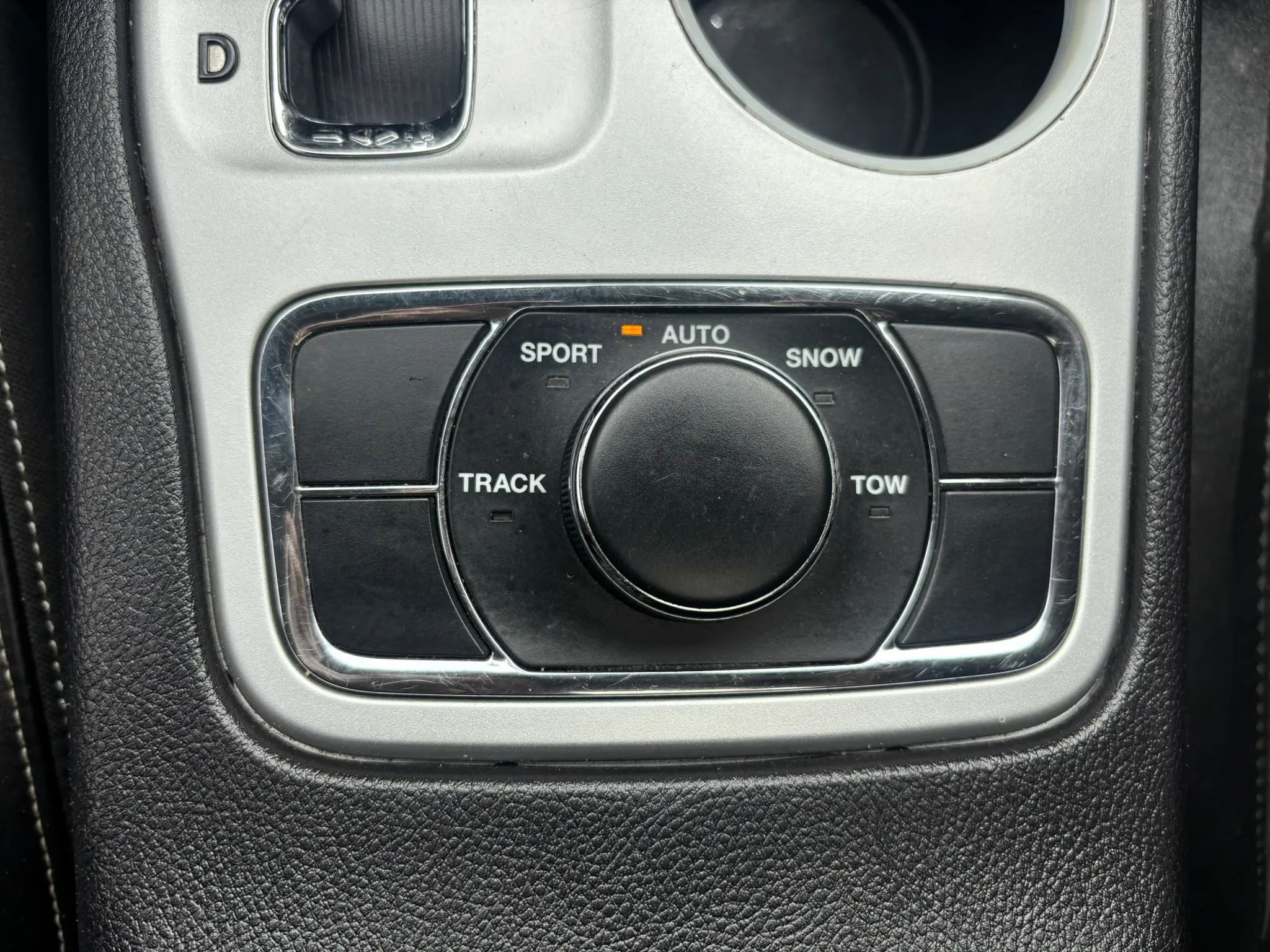 Used 2012 Jeep Grand Cherokee SRT8 w/ Luxury Group II AWD/4WD image 23