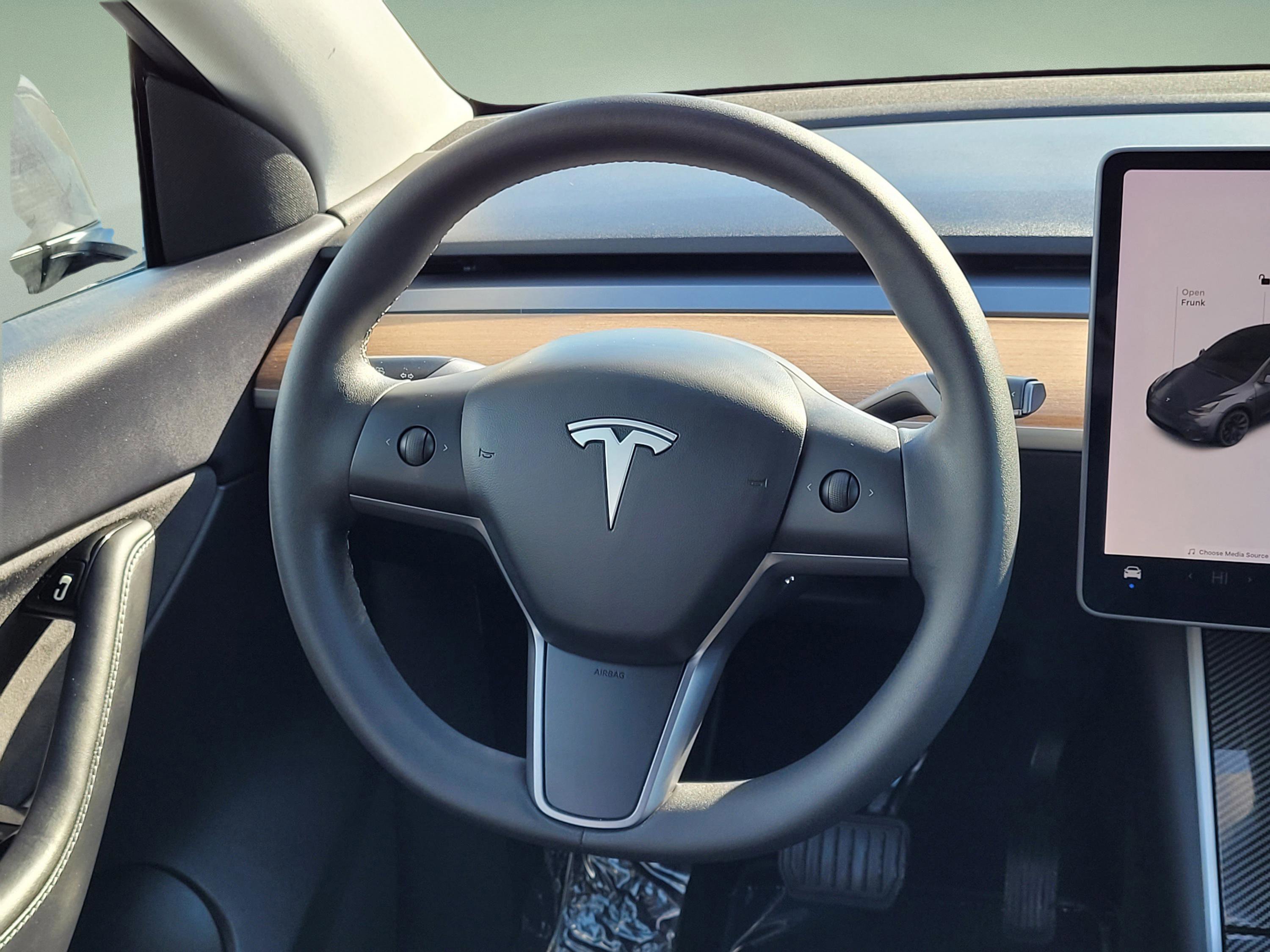 Used 2020 Tesla Model Y Long Range image 10